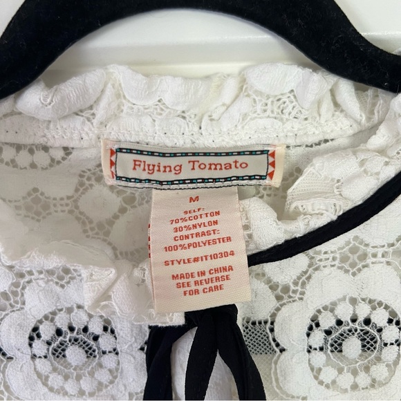 Ruffled White Lace Button Down Blouse Size Medium - Picture 4 of 5